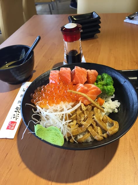 【中壢後站美食】築地樂樂町：日本生魚片蓋飯專賣店（已歇業）