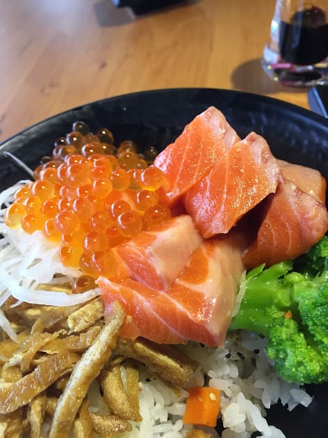 【中壢後站美食】築地樂樂町：日本生魚片蓋飯專賣店（已歇業）