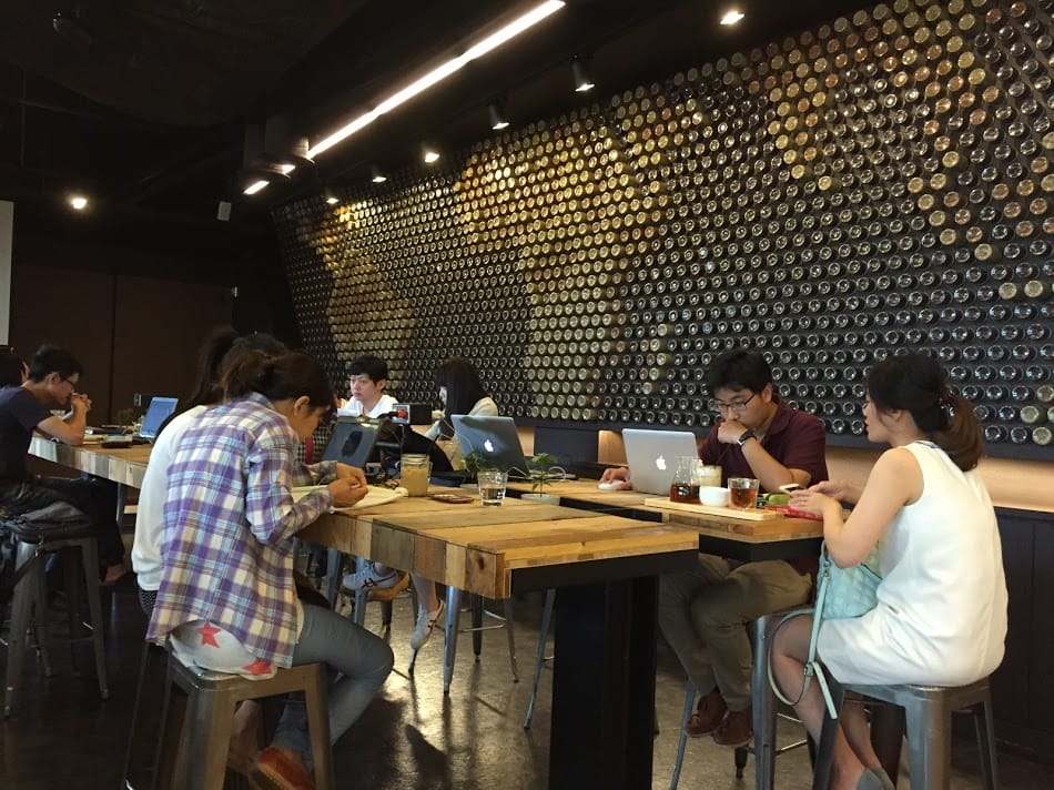 【中壢平鎮咖啡店推薦】Alpha Coffee & Tea：平鎮工業區隱藏咖啡店，手沖咖啡、鬆餅好好食