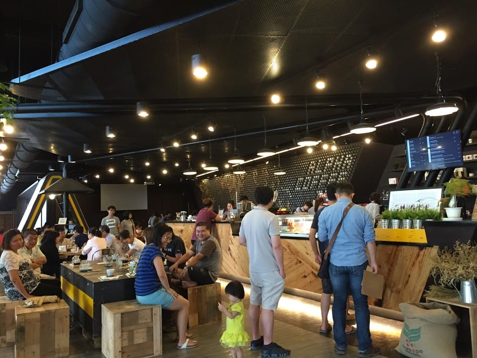 【中壢平鎮咖啡店推薦】Alpha Coffee & Tea：平鎮工業區隱藏咖啡店，手沖咖啡、鬆餅好好食