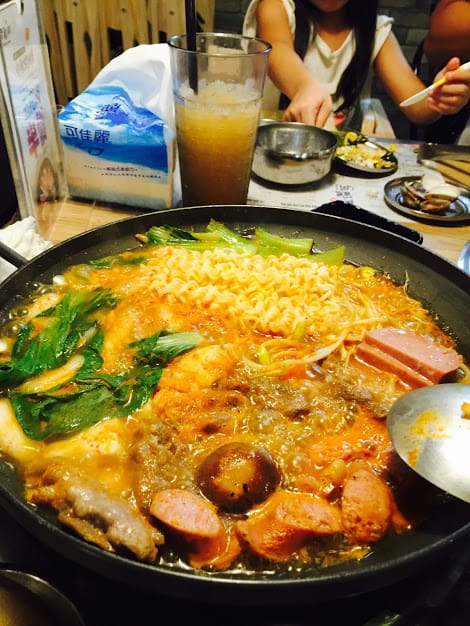 【中壢】澄川黃鶴洞 中原家樂福：銅盤烤肉＋部隊鍋，二訪還是很好吃