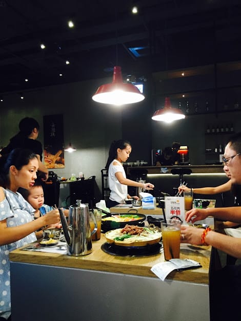 【中壢】澄川黃鶴洞 中原家樂福：銅盤烤肉＋部隊鍋，二訪還是很好吃