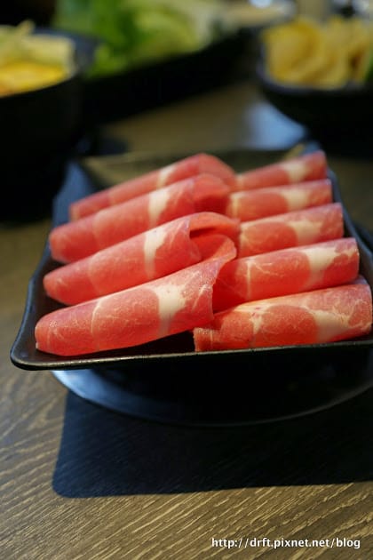 謝謝招待。二訪[桃園]海月正式營運食記。涮涮鍋＆壽喜燒～村民食堂
