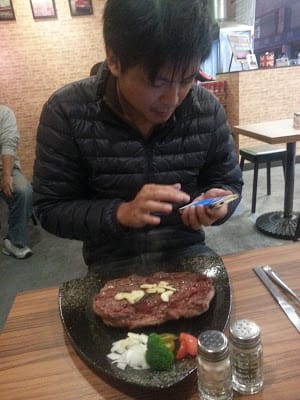 [中壢]火烤炭燒牛排～放牛班。中壢後站