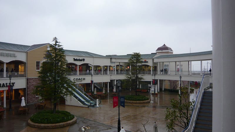 2008 [Kyoto京都]賞櫻之旅Day5#2 推薦必逛大阪Outlets，靈骨塔（Rinku premium Outlets）吧！