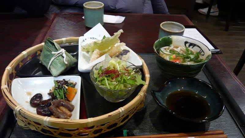 2008 [Kyoto京都]賞櫻之旅Day5#1 大阪傳說中的電器街/通天閣/難坡午餐